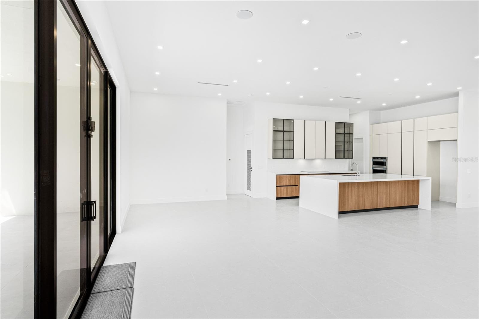 Single Family Residence at 8124 TECUMSEH CIR, PORT CHARLOTTE, photo 19 of 99