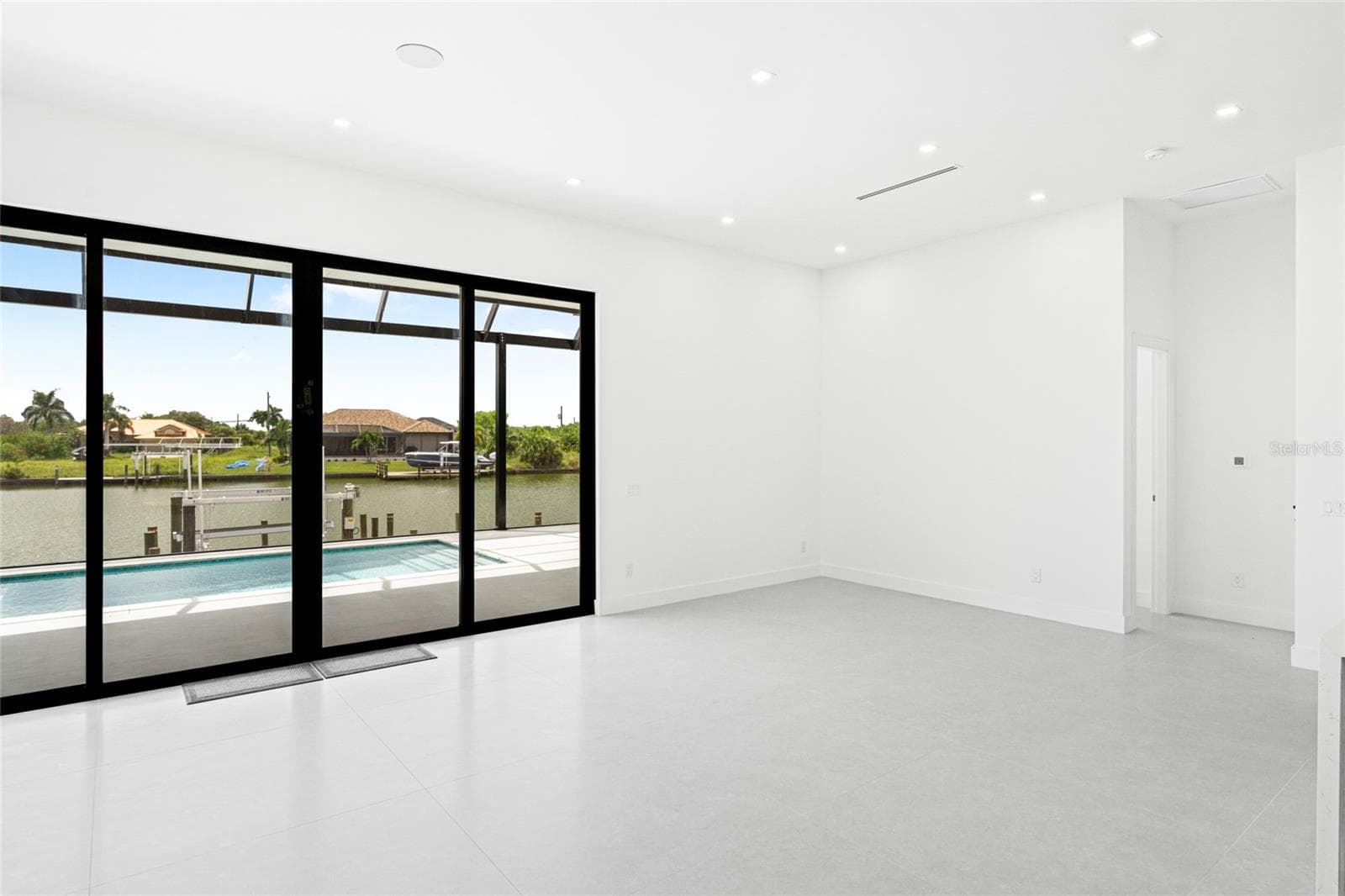 Single Family Residence at 8124 TECUMSEH CIR, PORT CHARLOTTE, photo 28 of 99