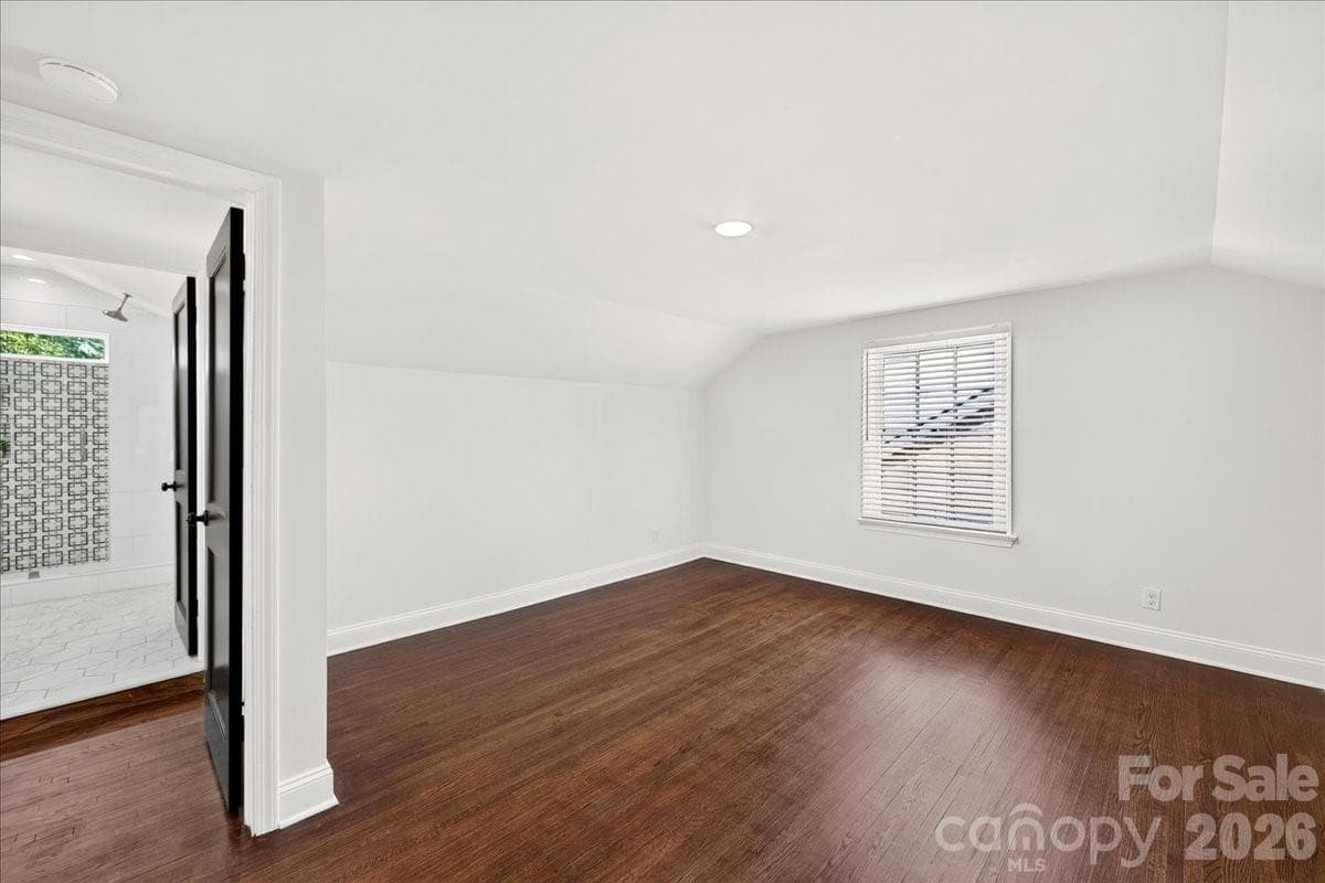Single Family Residence at 720 E Park Avenue, Charlotte, photo 32 of 47