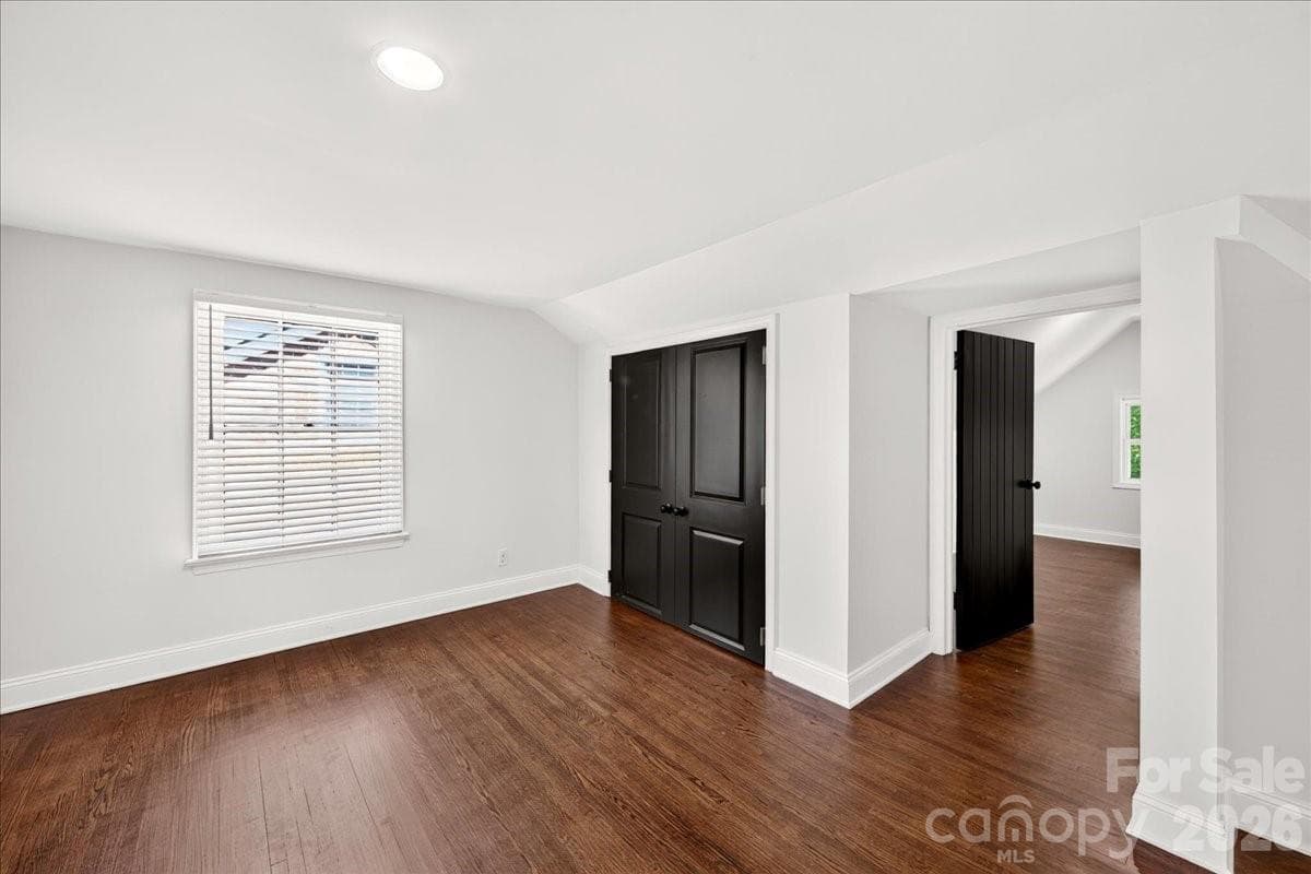 Single Family Residence at 720 E Park Avenue, Charlotte, photo 33 of 47