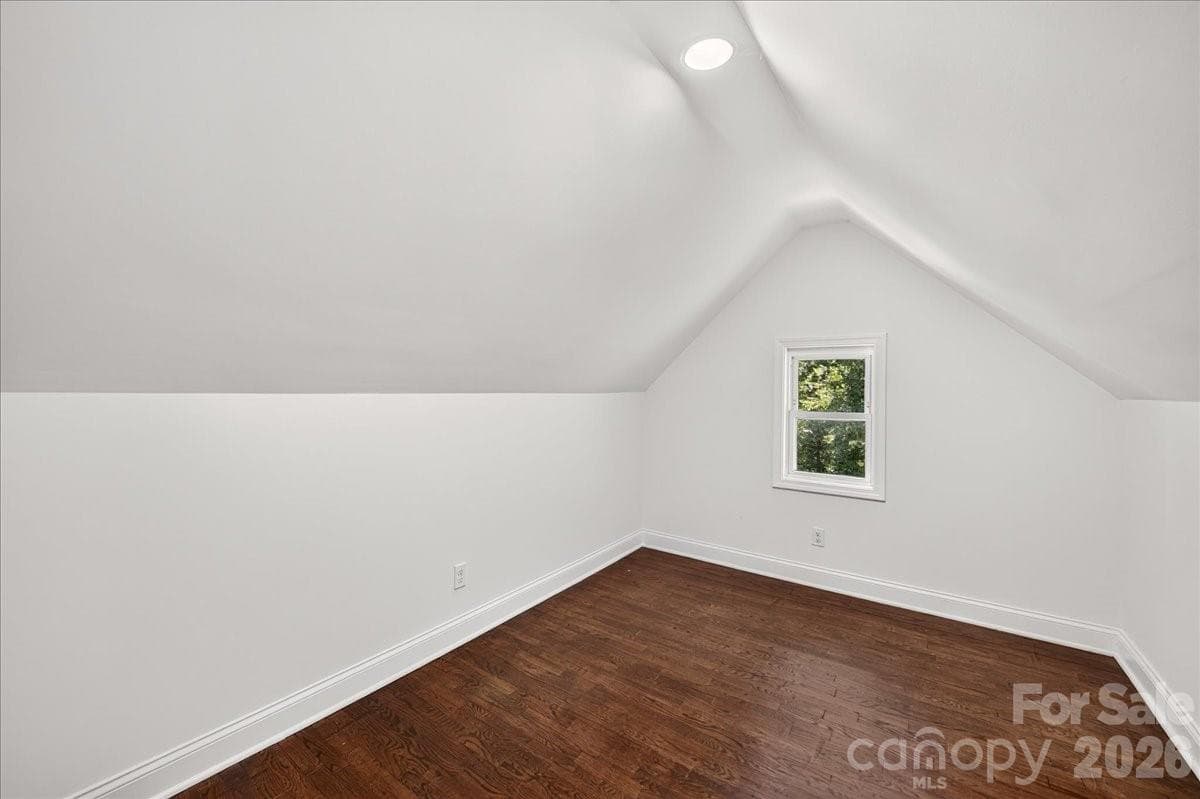 Single Family Residence at 720 E Park Avenue, Charlotte, photo 35 of 47