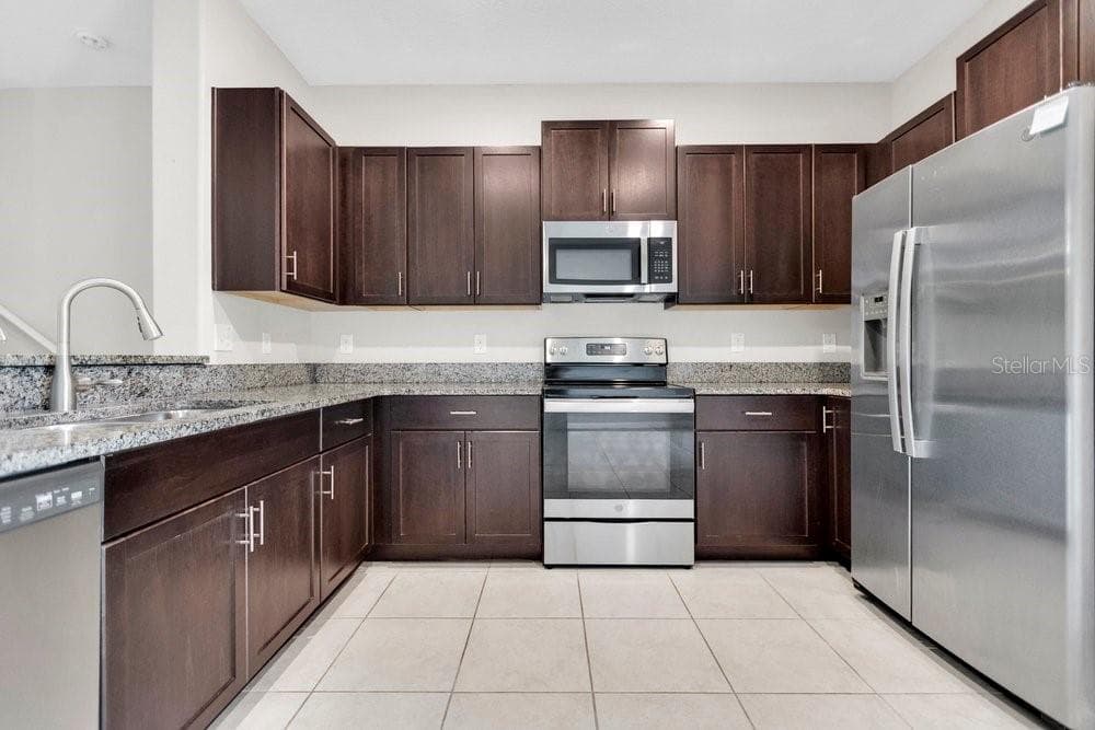 Townhouse at 9640 MULBERRY MARSH LN, SUN CITY CENTER, photo 6 of 34