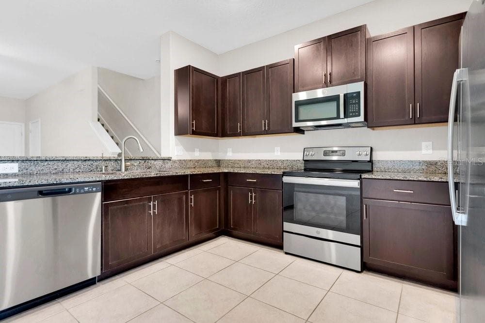 Townhouse at 9640 MULBERRY MARSH LN, SUN CITY CENTER, photo 7 of 34