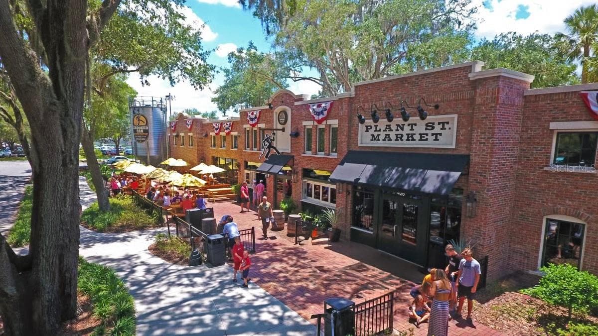 Restaurants and More - 1750 STANDING ROCK CIR, WINTER GARDEN