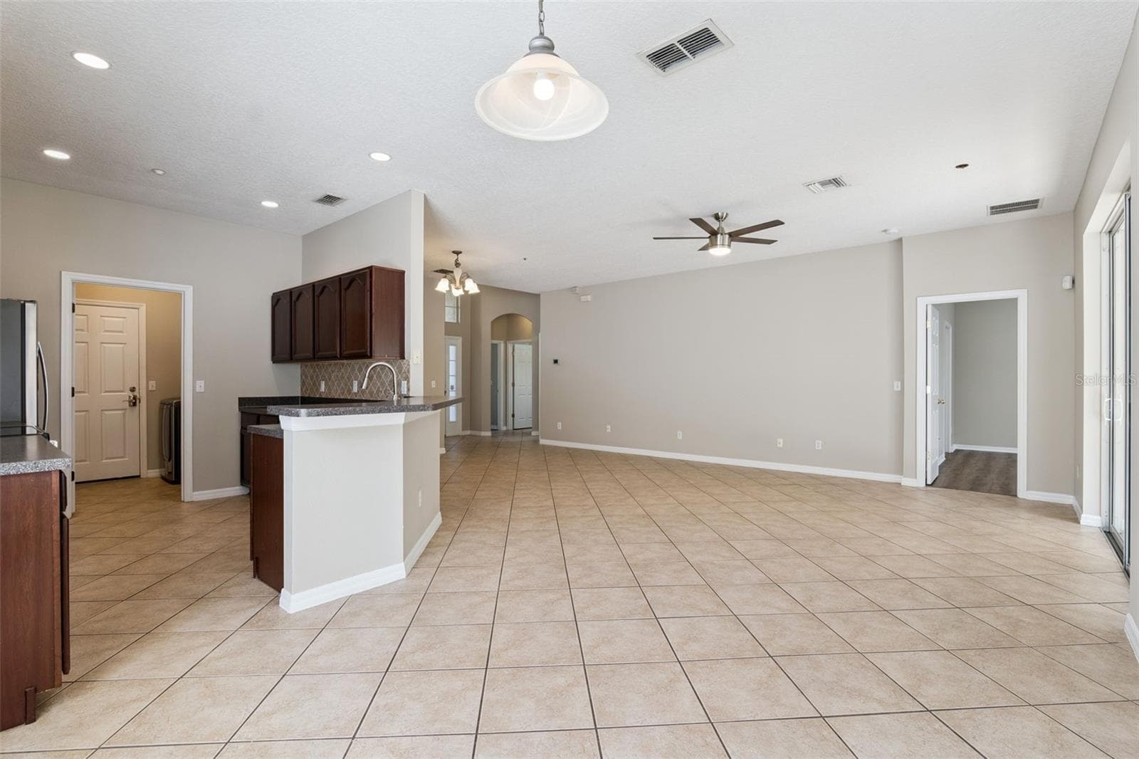 Single Family Residence at 9957 CYPRESS VINE DR, ORLANDO, photo 4 of 28