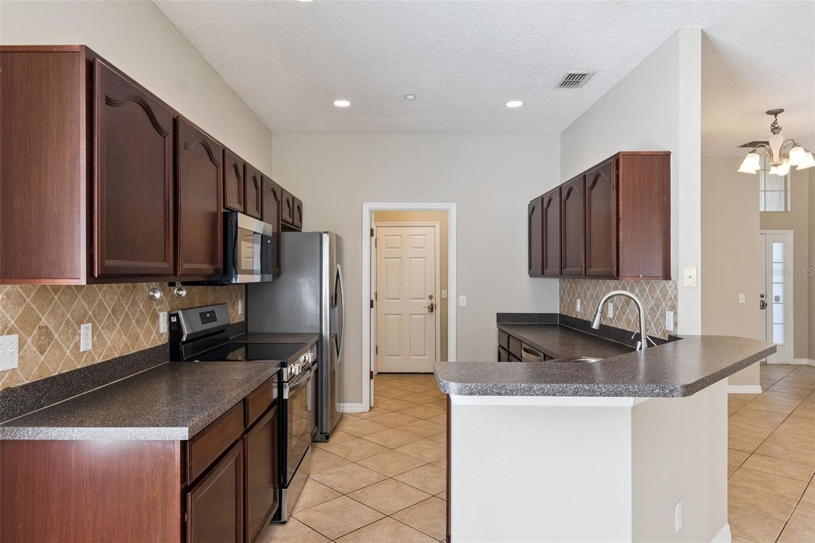 Single Family Residence at 9957 CYPRESS VINE DR, ORLANDO, photo 5 of 28