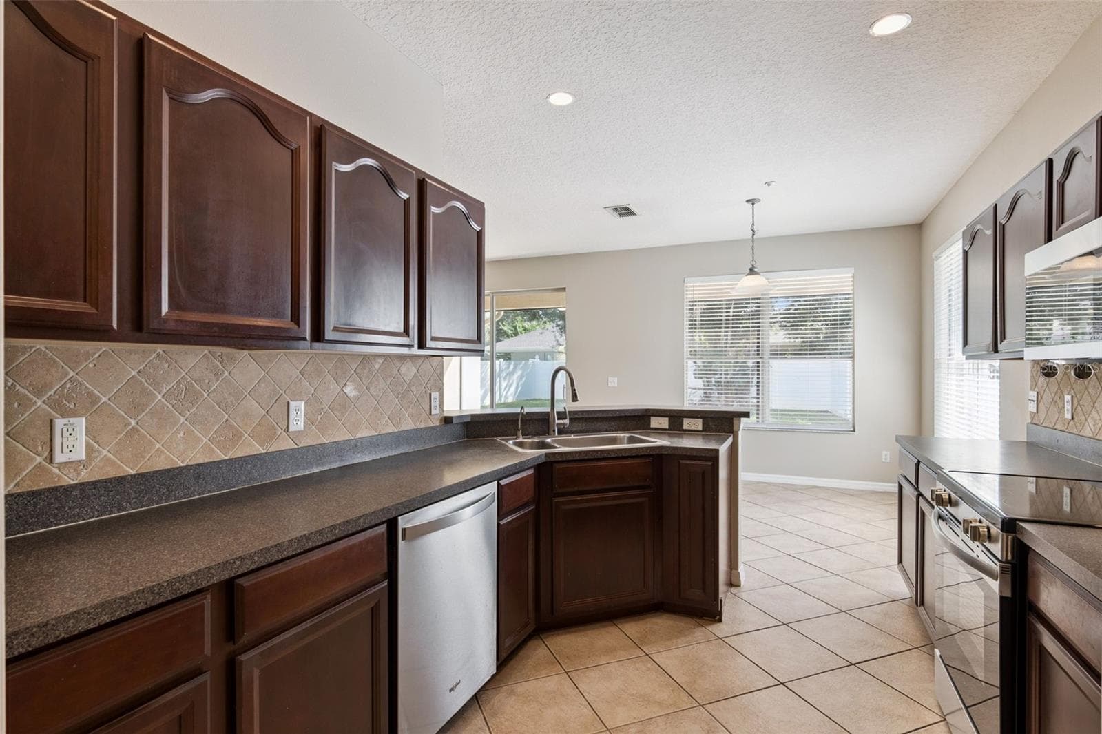 Single Family Residence at 9957 CYPRESS VINE DR, ORLANDO, photo 6 of 28