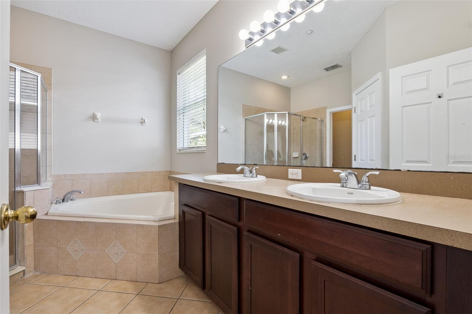 Single Family Residence at 9957 CYPRESS VINE DR, ORLANDO, photo 15 of 28