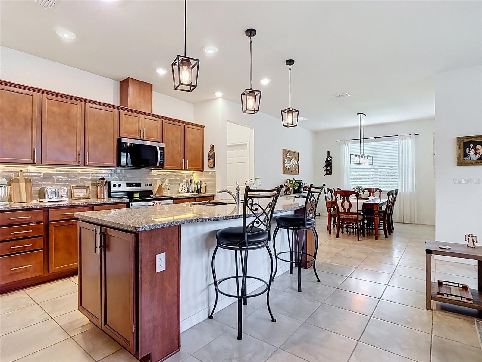 Single Family Residence at 2892 MATERA DR, ST CLOUD, photo 10 of 36