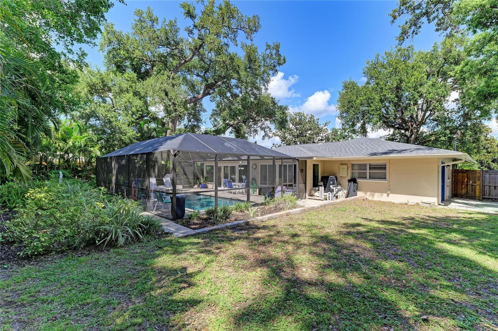 .27acre yard - 1214 21ST ST W, BRADENTON