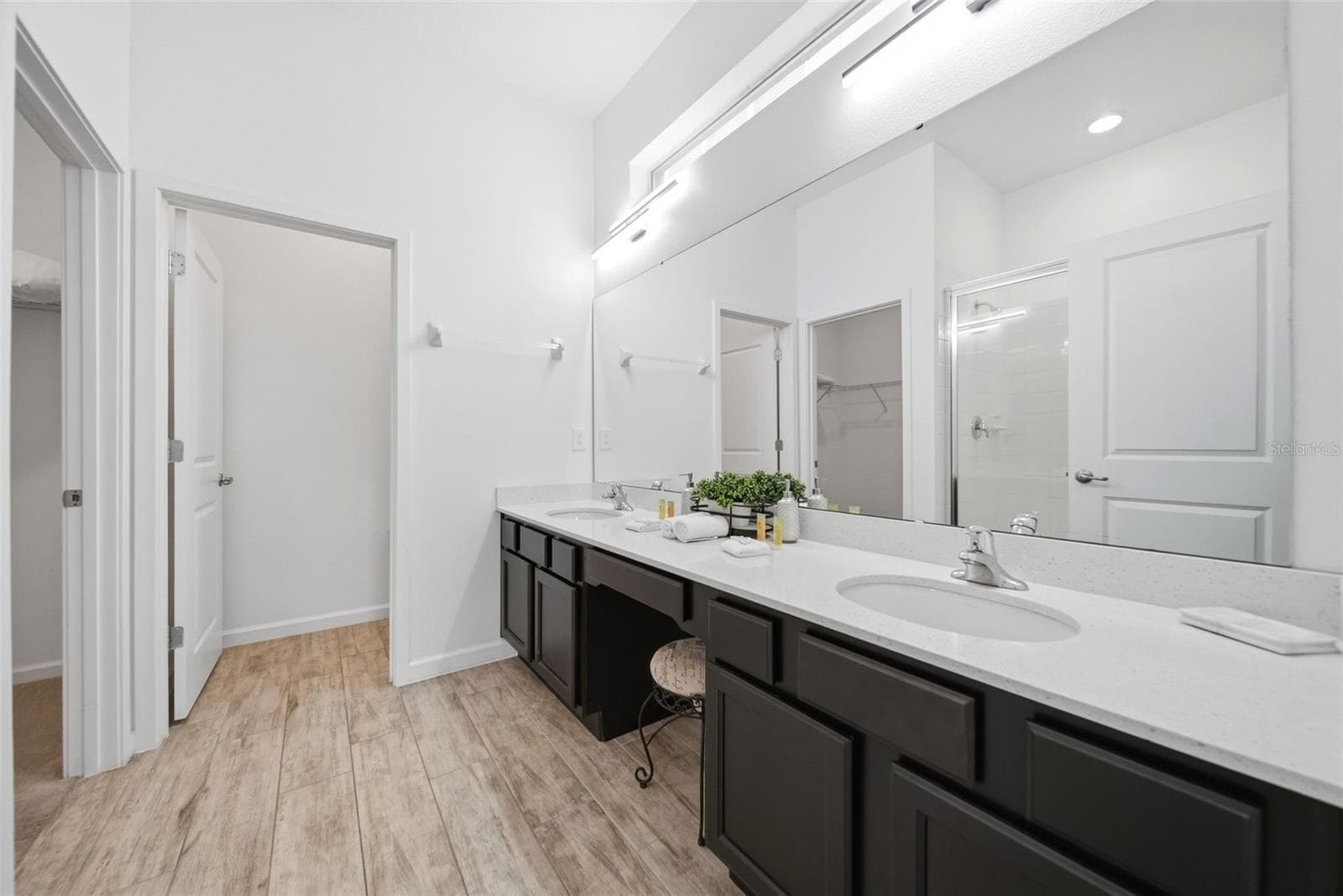 Primary Bathroom (first level) - 2532 SHANTI DR, KISSIMMEE