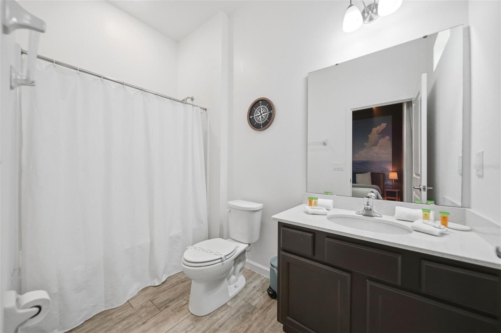 Bathroom 2 (first level) - 2532 SHANTI DR, KISSIMMEE