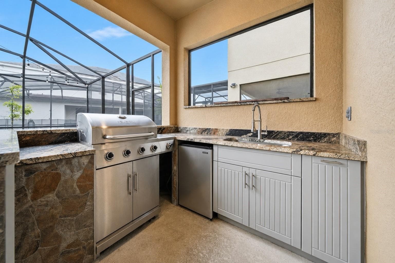 Outdoor Kitchen - 2532 SHANTI DR, KISSIMMEE
