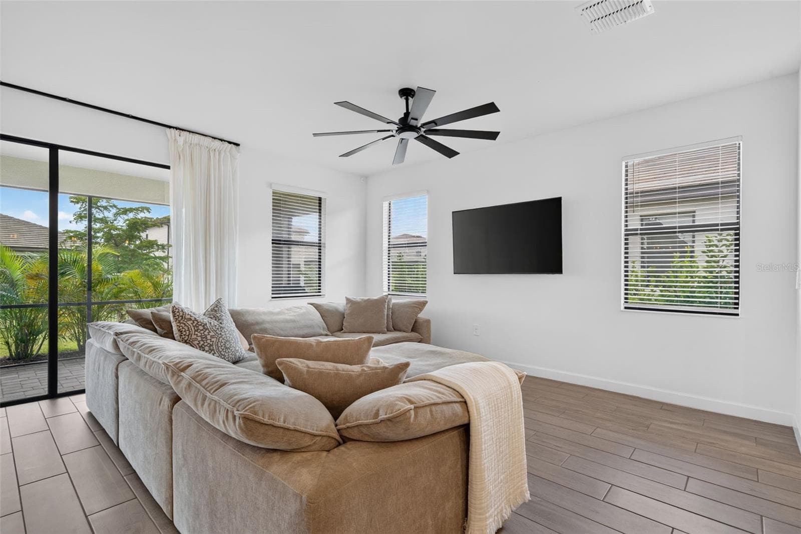 Single Family Residence at 15126 MISTY WATER XING, BRADENTON, photo 57 of 100