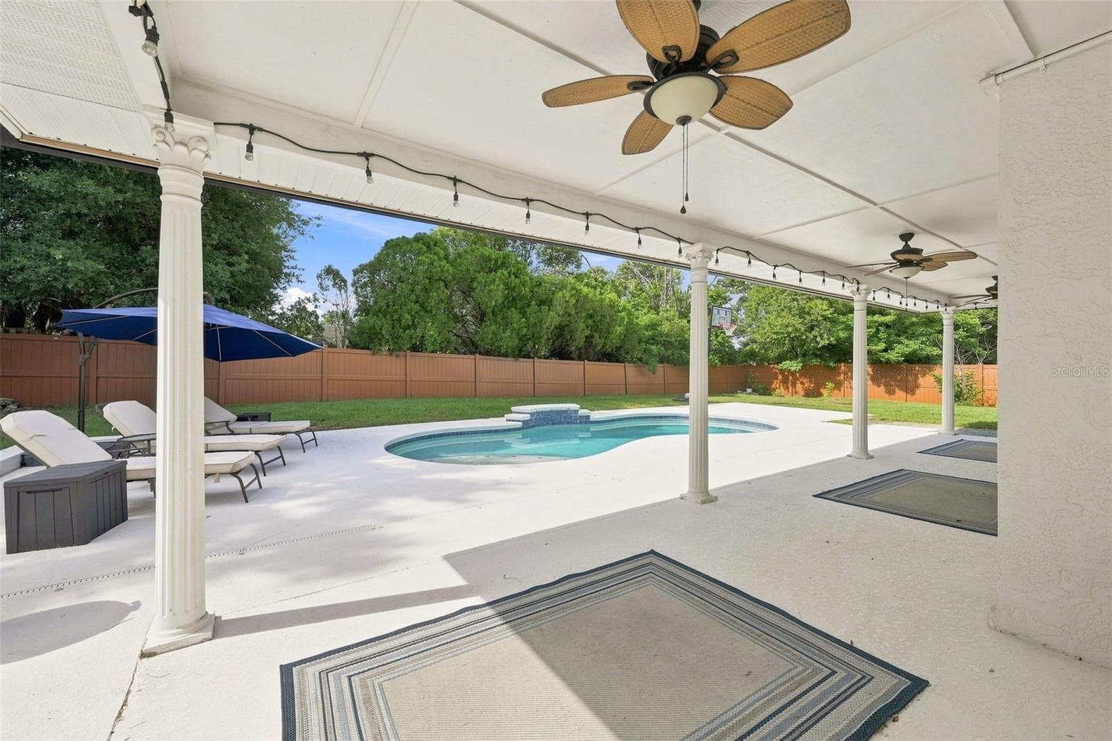 large covered lanai - 1349 VALLEY PINE CIR, APOPKA