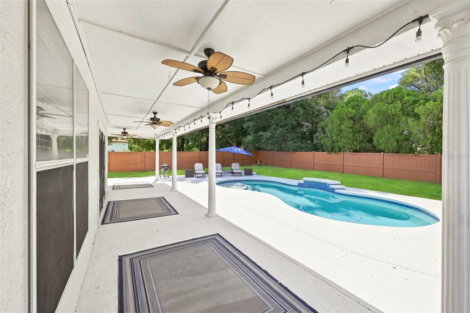 large covered lanai - 1349 VALLEY PINE CIR, APOPKA