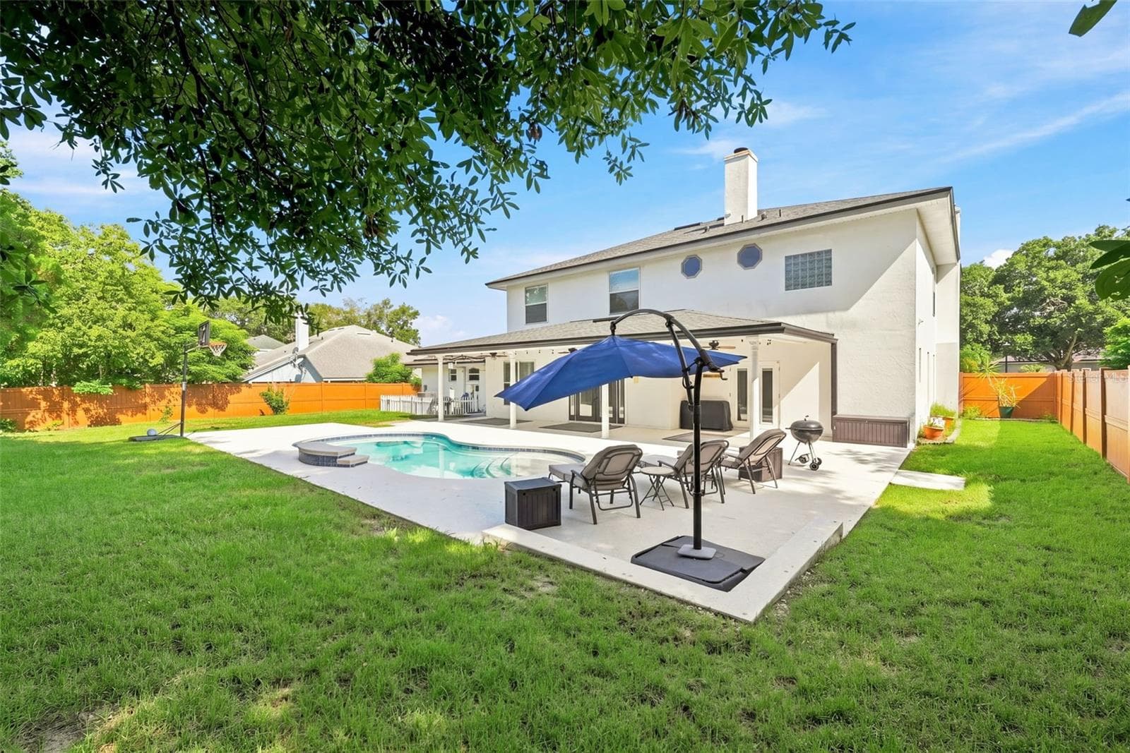 Oversized backyard with basketball pad - 1349 VALLEY PINE CIR, APOPKA