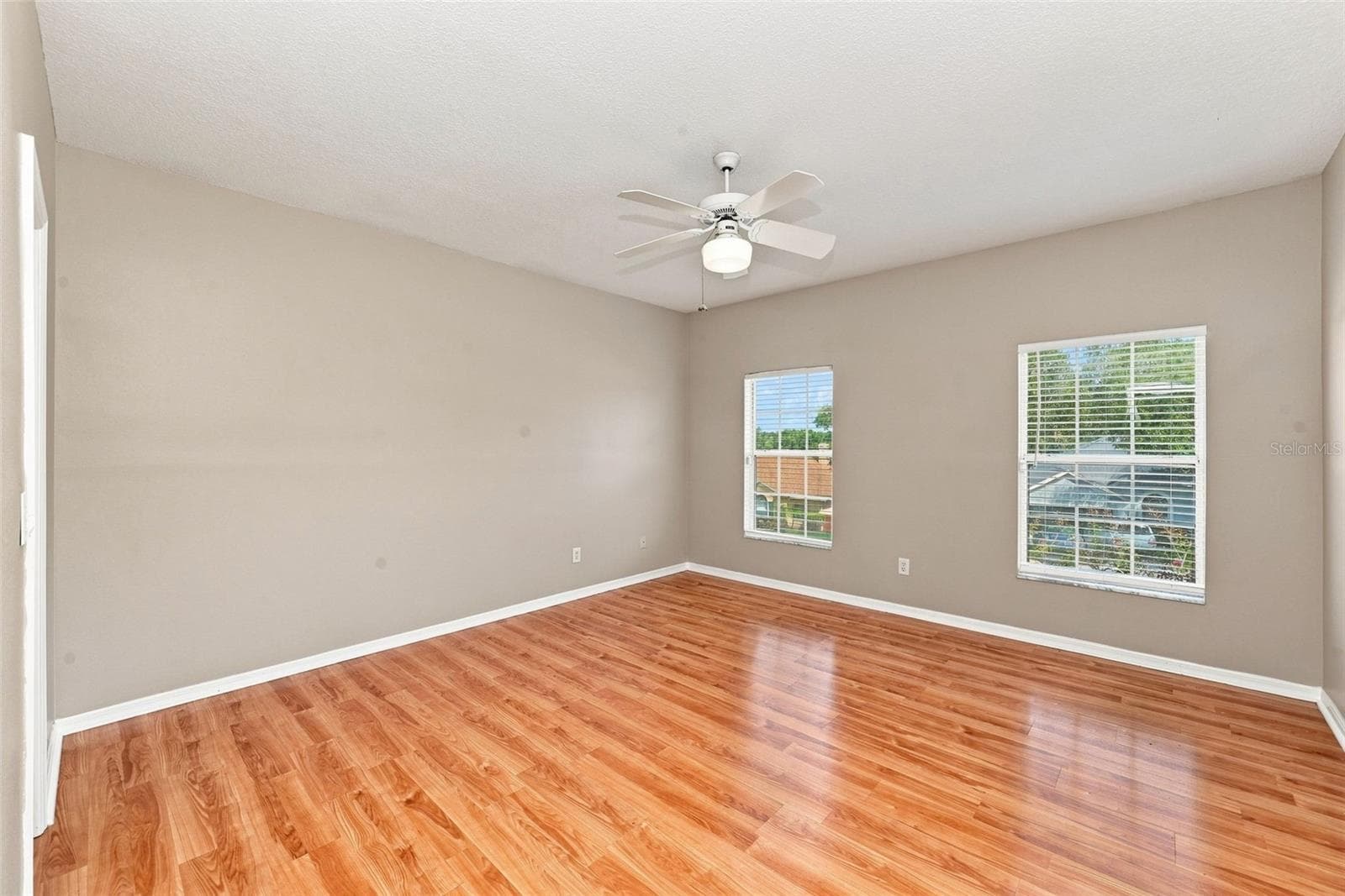 bedroom 5 with en suite - 1349 VALLEY PINE CIR, APOPKA
