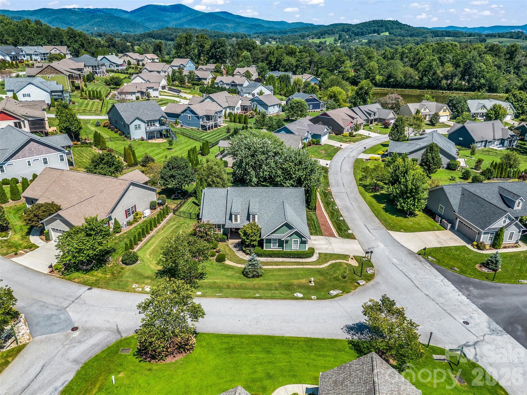 Single Family Residence at 17 Black Iron Lane, Hendersonville, photo 38 of 44