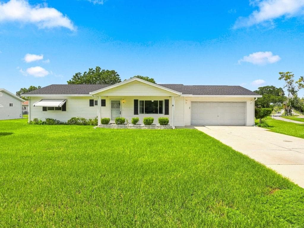 Single Family Residence at 17624 SE 108TH TER, SUMMERFIELD, photo 2 of 35