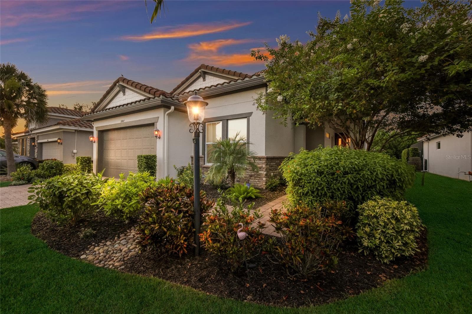Single Family Residence at 13807 AMERICAN PRAIRIE PL, LAKEWOOD RANCH, photo 3 of 78