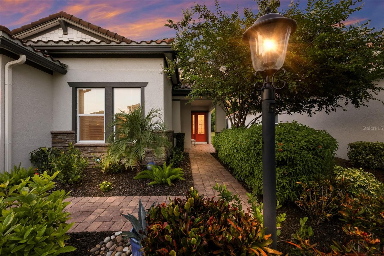 Single Family Residence at 13807 AMERICAN PRAIRIE PL, LAKEWOOD RANCH, photo 5 of 78