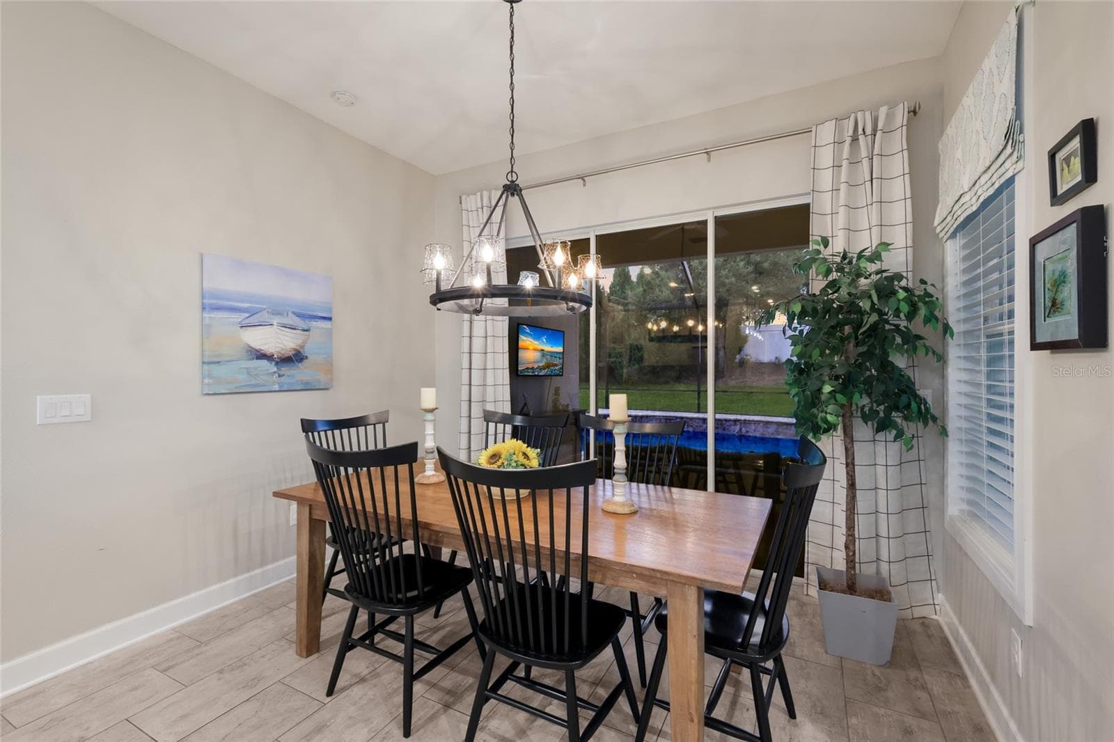 Single Family Residence at 13807 AMERICAN PRAIRIE PL, LAKEWOOD RANCH, photo 10 of 78