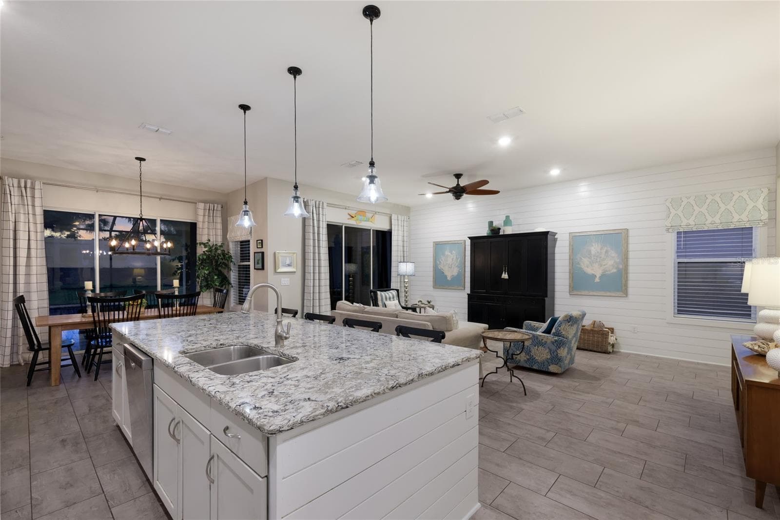 Single Family Residence at 13807 AMERICAN PRAIRIE PL, LAKEWOOD RANCH, photo 13 of 78