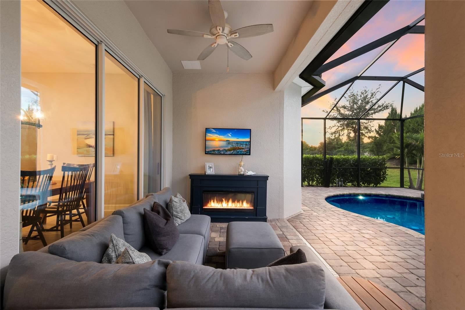 Single Family Residence at 13807 AMERICAN PRAIRIE PL, LAKEWOOD RANCH, photo 20 of 78