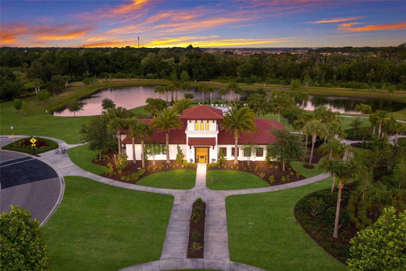 Single Family Residence at 13807 AMERICAN PRAIRIE PL, LAKEWOOD RANCH, photo 74 of 78