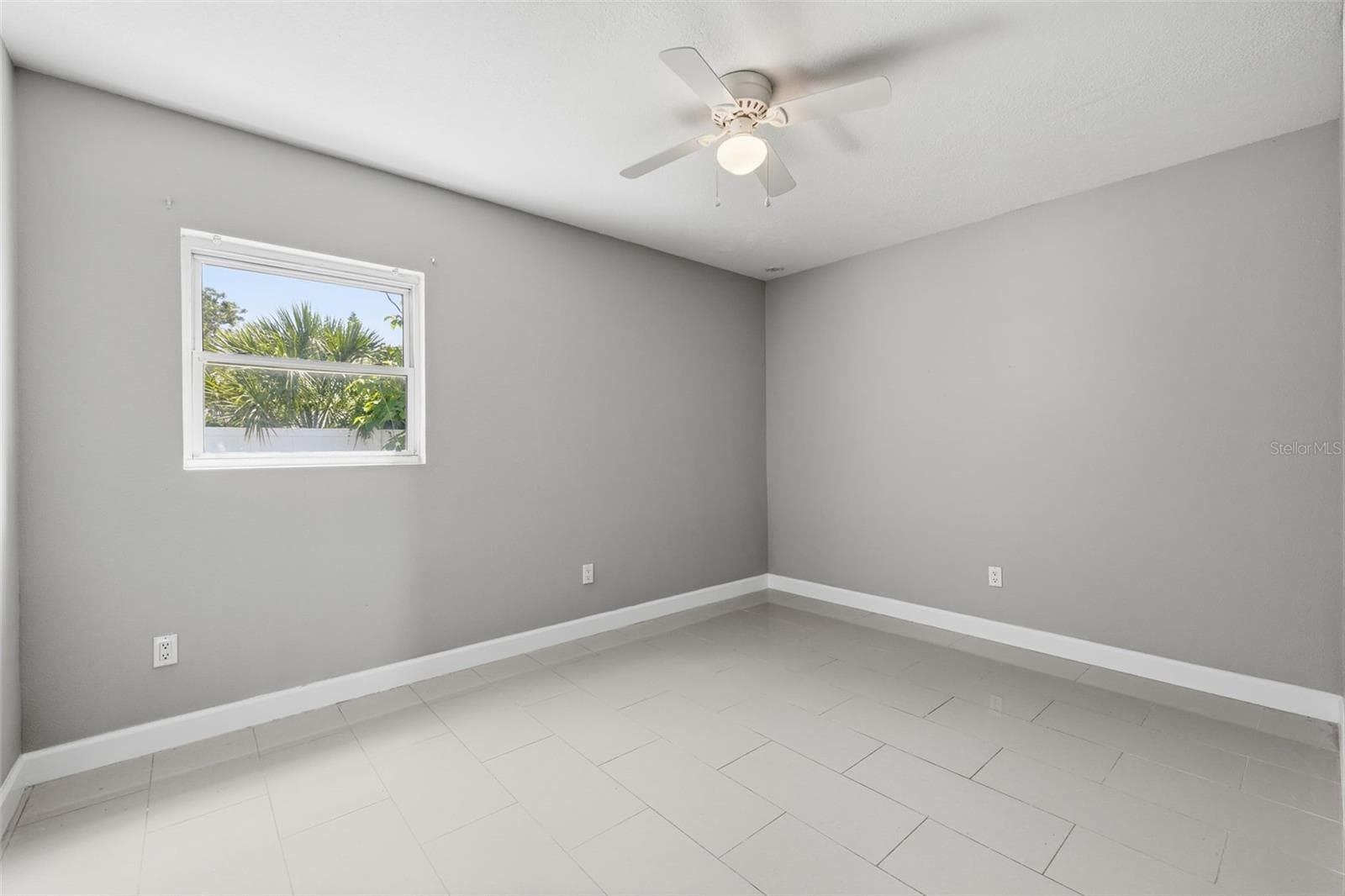 Single Family Residence at 7806 TANGLEWOOD LN, TAMPA, photo 15 of 25