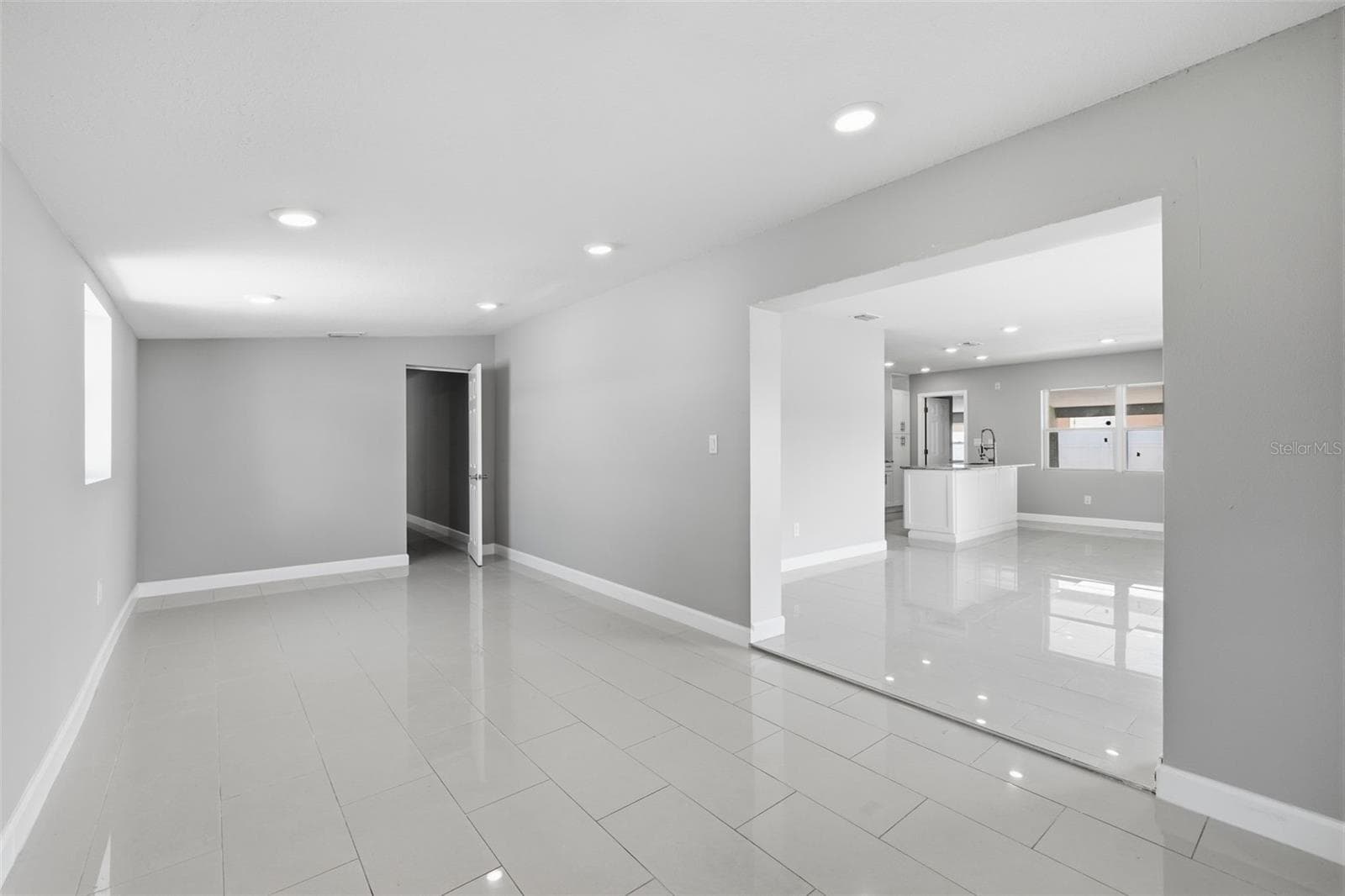 Single Family Residence at 7806 TANGLEWOOD LN, TAMPA, photo 16 of 25