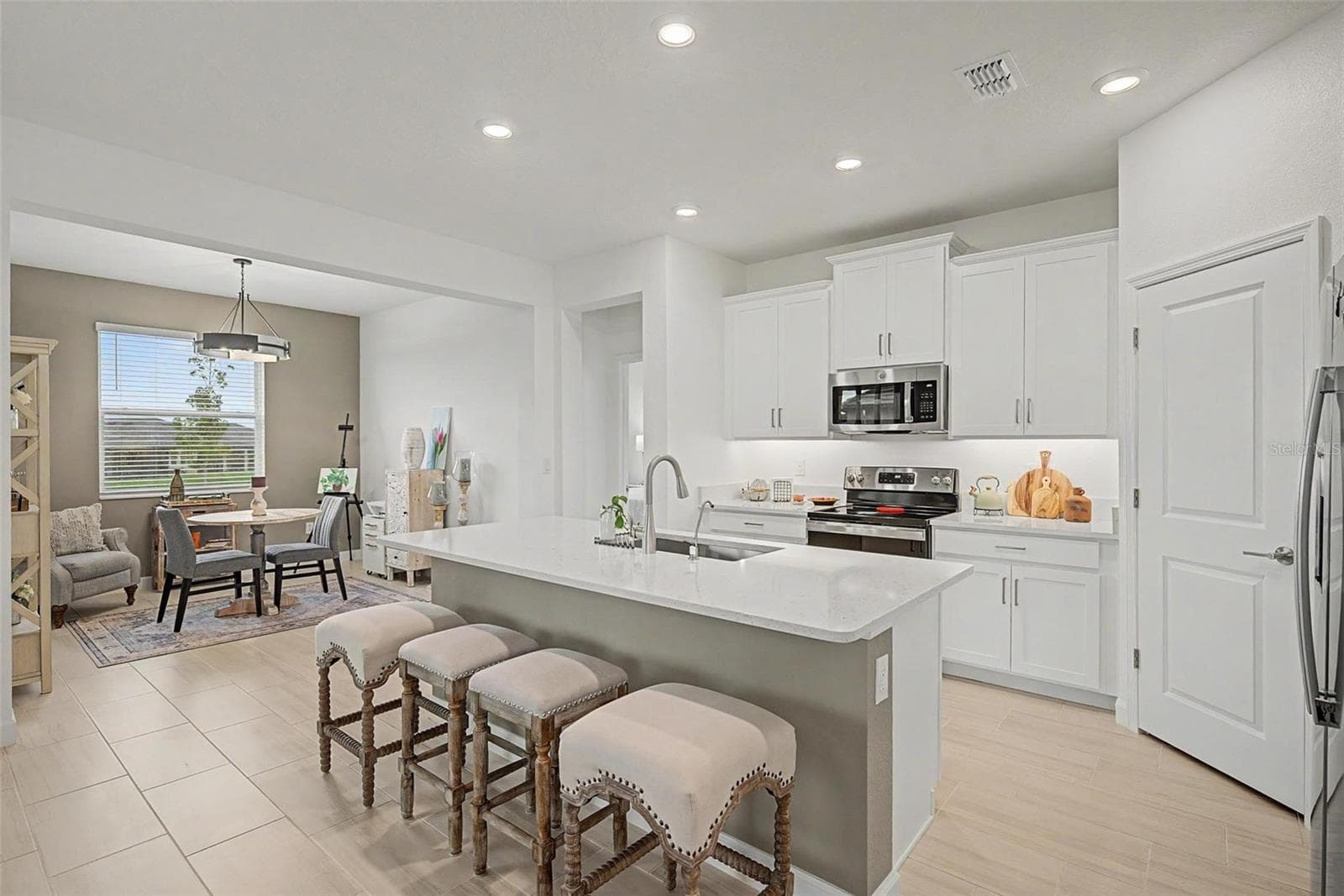 Light and Bright Kitchen - 10499 GABLE DIG LOOP, SAN ANTONIO