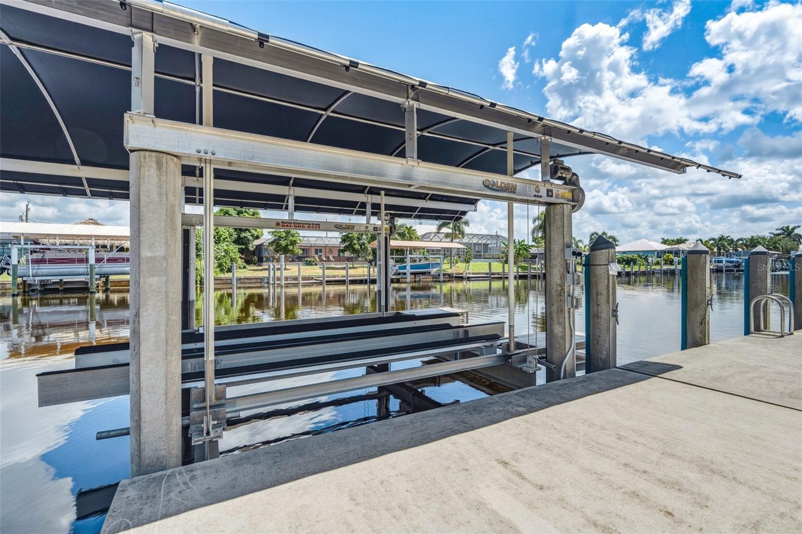 15,000 LB Boat Lift on Sailboat Canal - 136 PECKHAM ST SE, PORT CHARLOTTE
