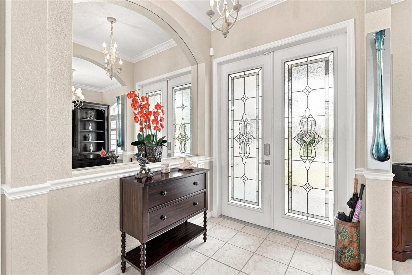 Sophisticated Entryway with Decorative Glass Double Doors - 136 PECKHAM ST SE, PORT CHARLOTTE