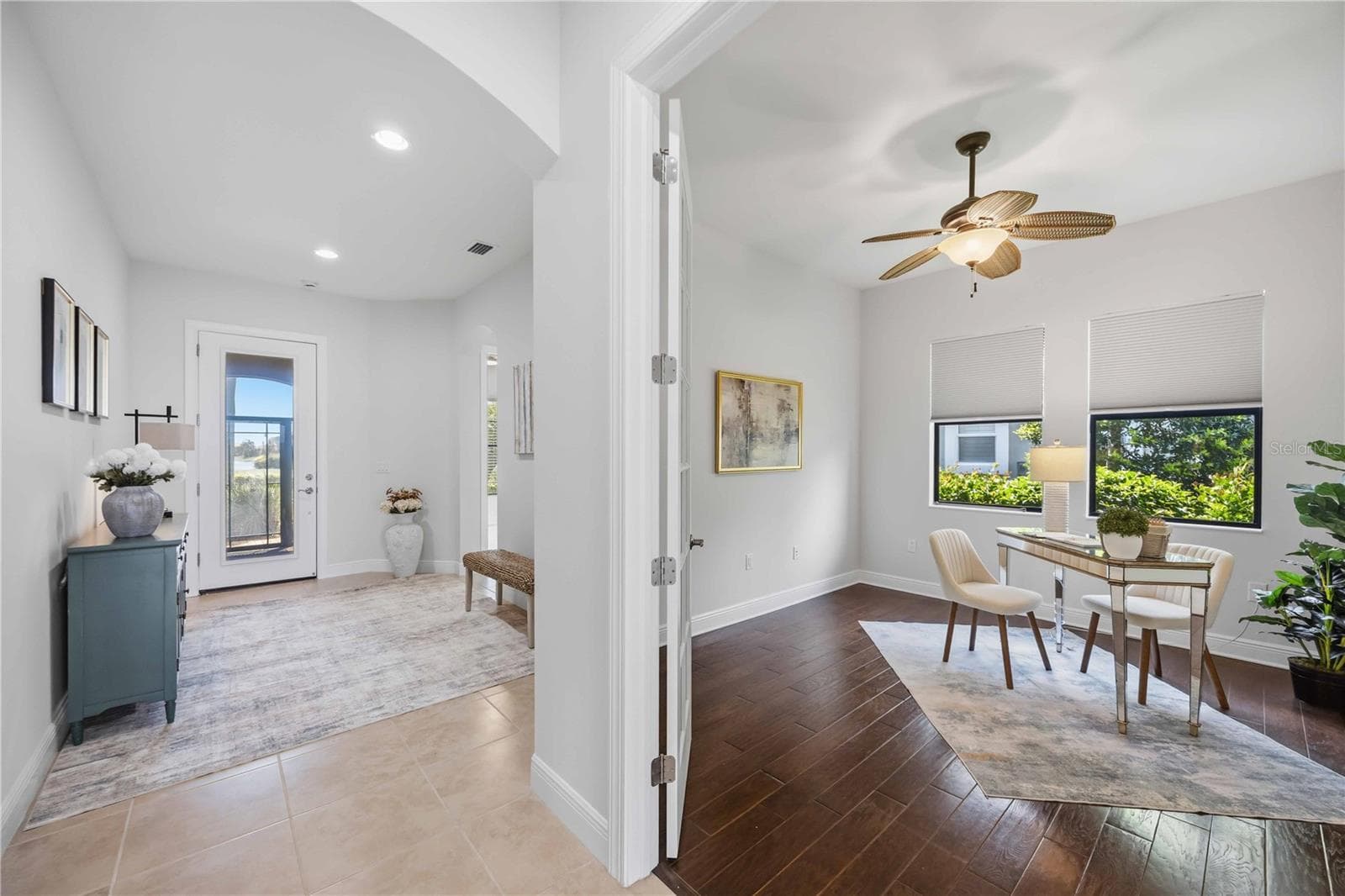 Entry to office - 23781 WAVERLY CIR, VENICE
