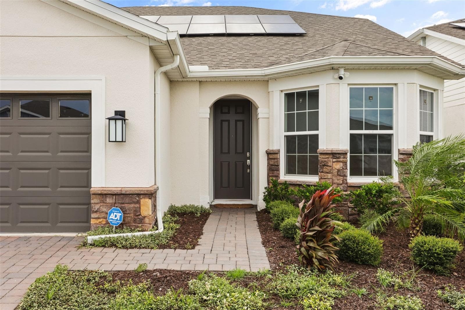 Single Family Residence at 13355 SUNNY RETREAT LN, WINTER GARDEN, photo 2 of 60