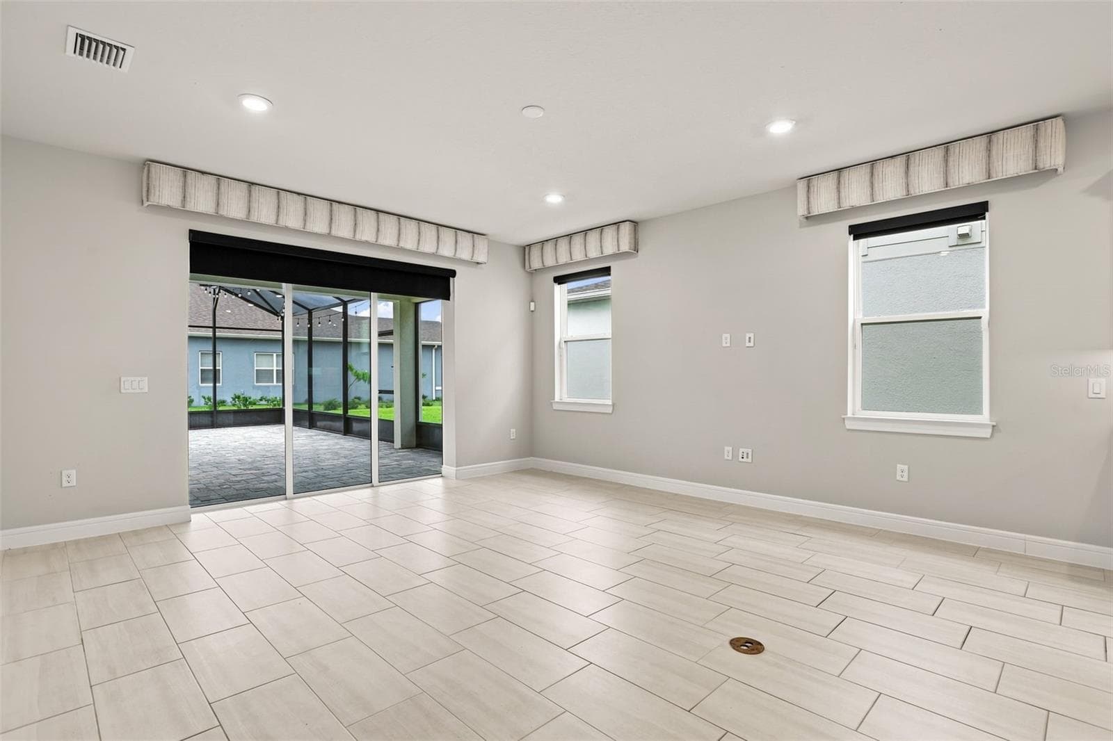 Single Family Residence at 13355 SUNNY RETREAT LN, WINTER GARDEN, photo 6 of 60
