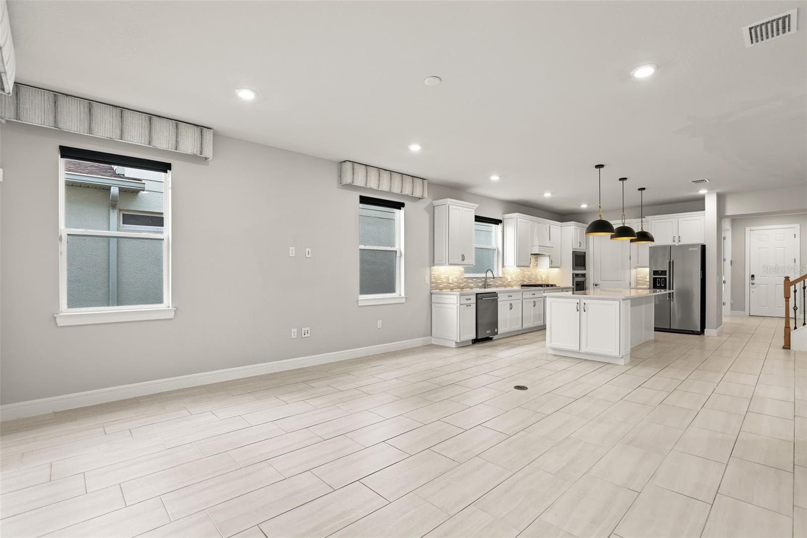 Single Family Residence at 13355 SUNNY RETREAT LN, WINTER GARDEN, photo 8 of 60