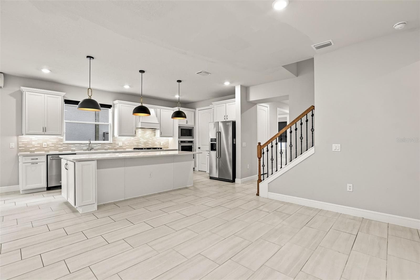 Single Family Residence at 13355 SUNNY RETREAT LN, WINTER GARDEN, photo 12 of 60