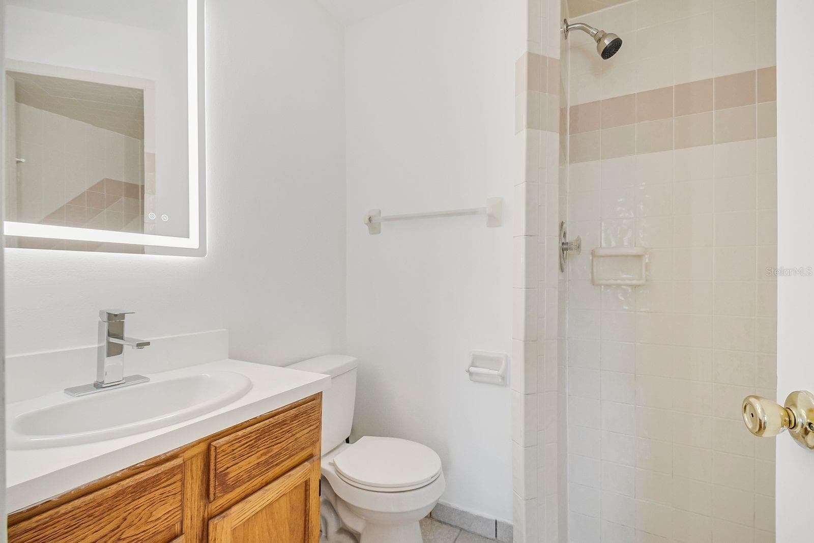 Primary Bathroom - 2614 CREST DR, HAINES CITY