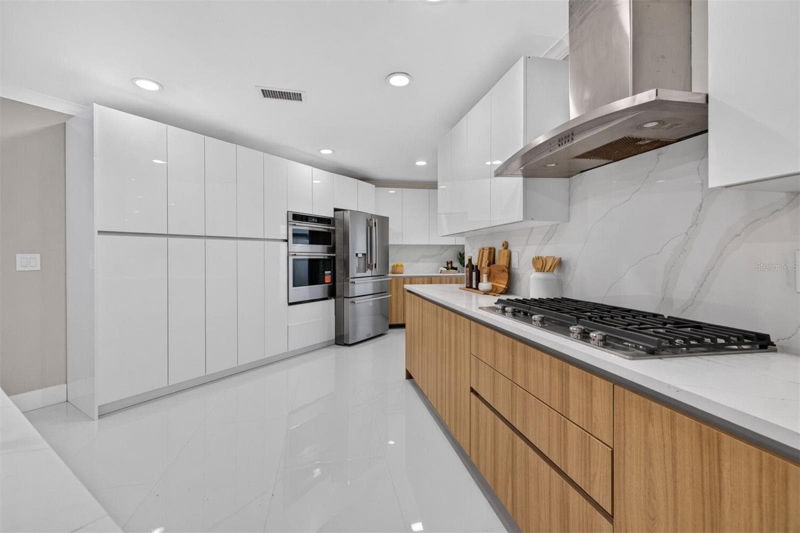 Single Family Residence at 219 MIRAMAR BLVD NE, ST PETERSBURG, photo 11 of 50