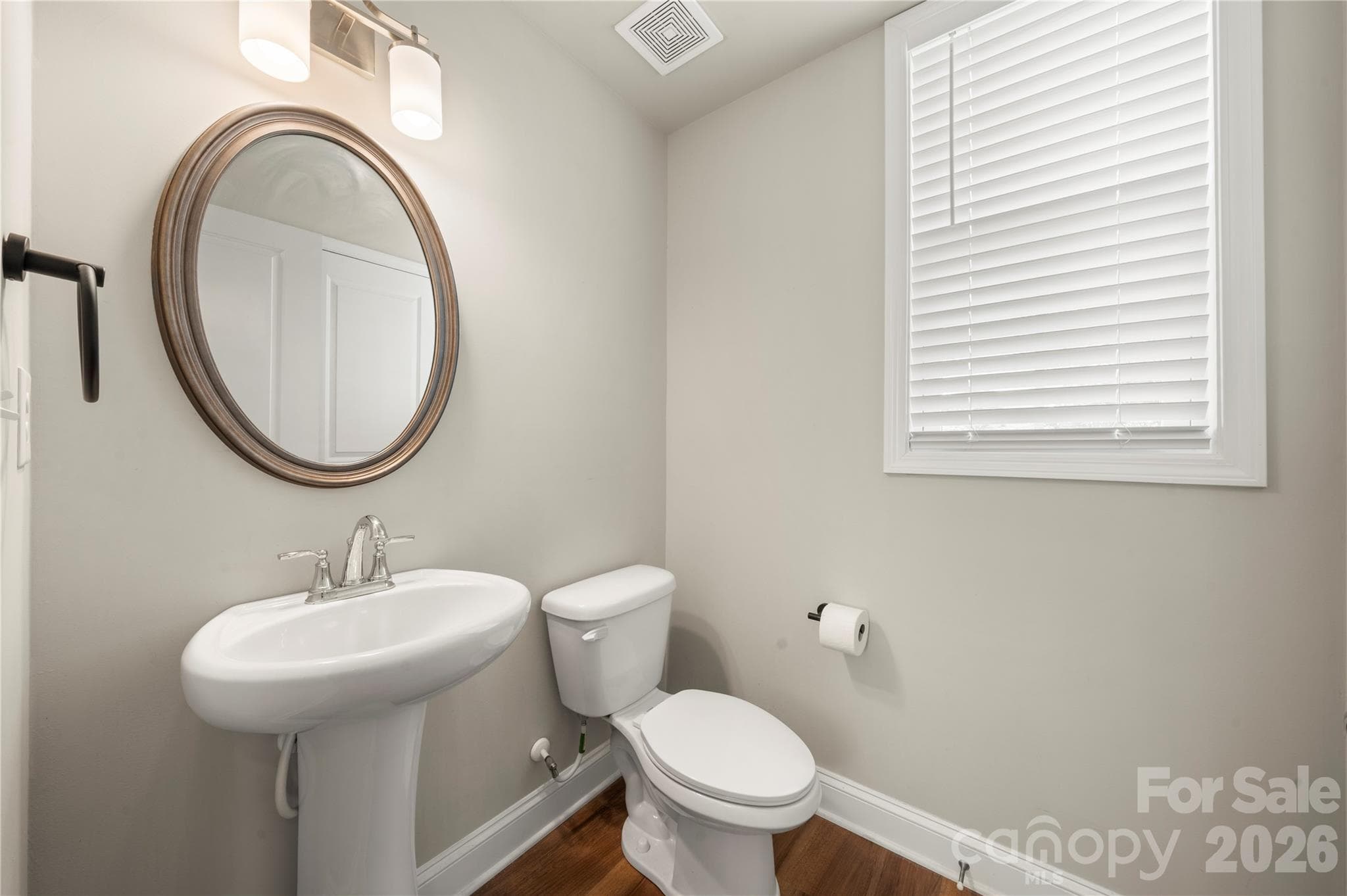 Single Family Residence at 8309 Scotney Bluff Avenue, Charlotte, photo 12 of 23