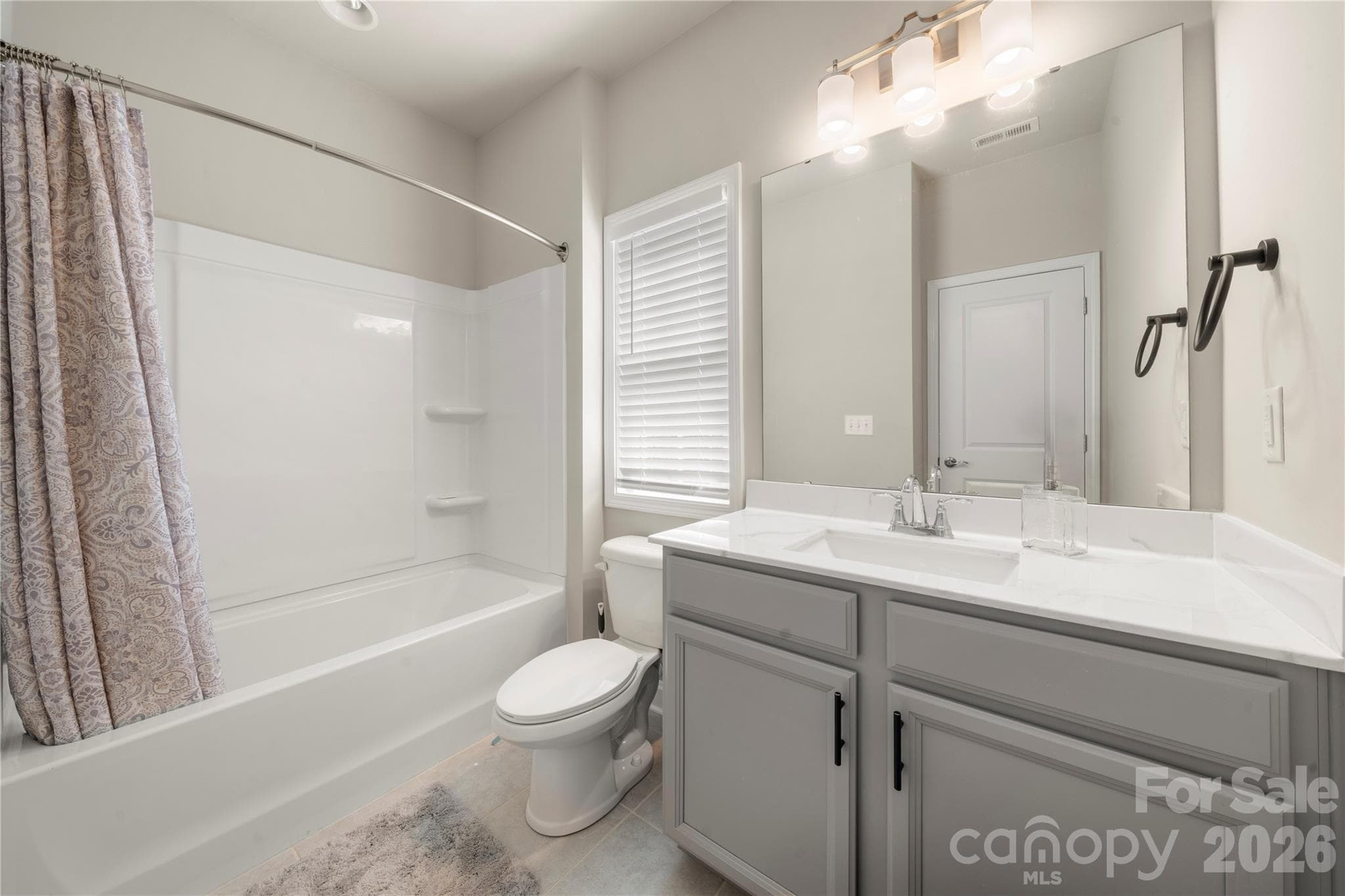 Single Family Residence at 8309 Scotney Bluff Avenue, Charlotte, photo 16 of 23