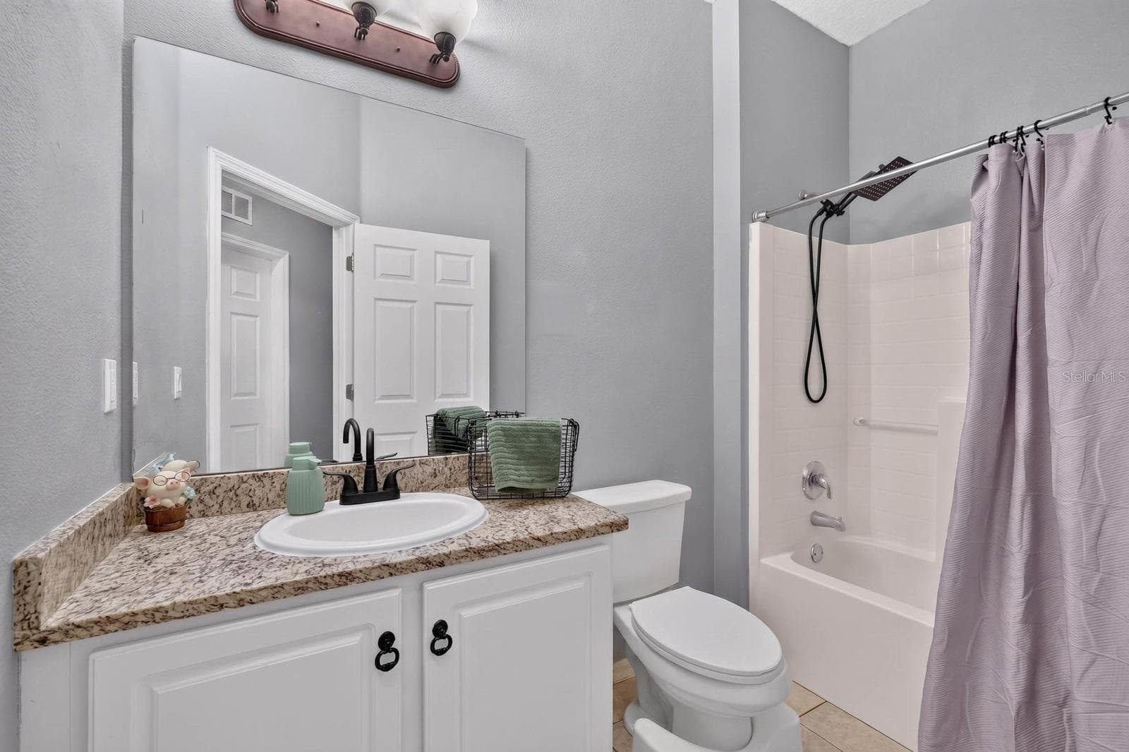 Secondary Bathroom - 100 FLAMINGO DR, PALM COAST