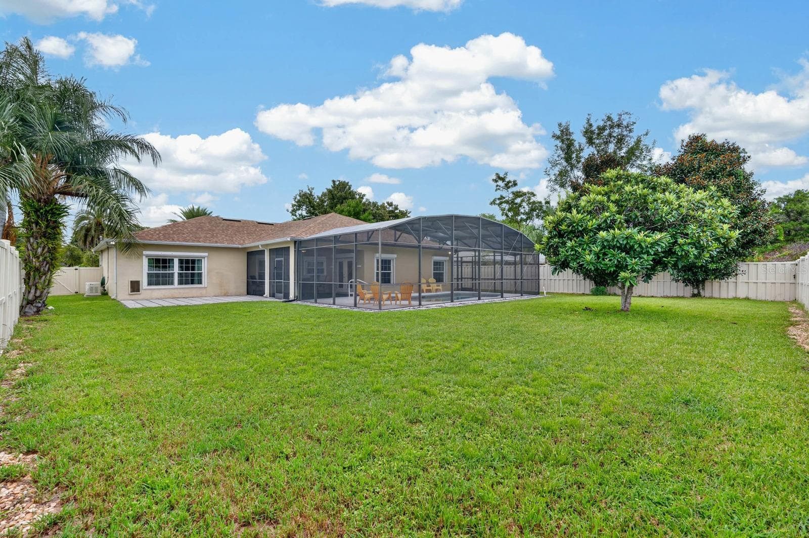 Oversized Yard - 100 FLAMINGO DR, PALM COAST