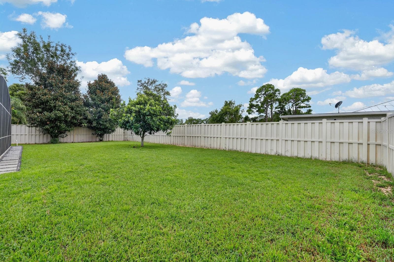 Fully Fenced Backyard - 100 FLAMINGO DR, PALM COAST