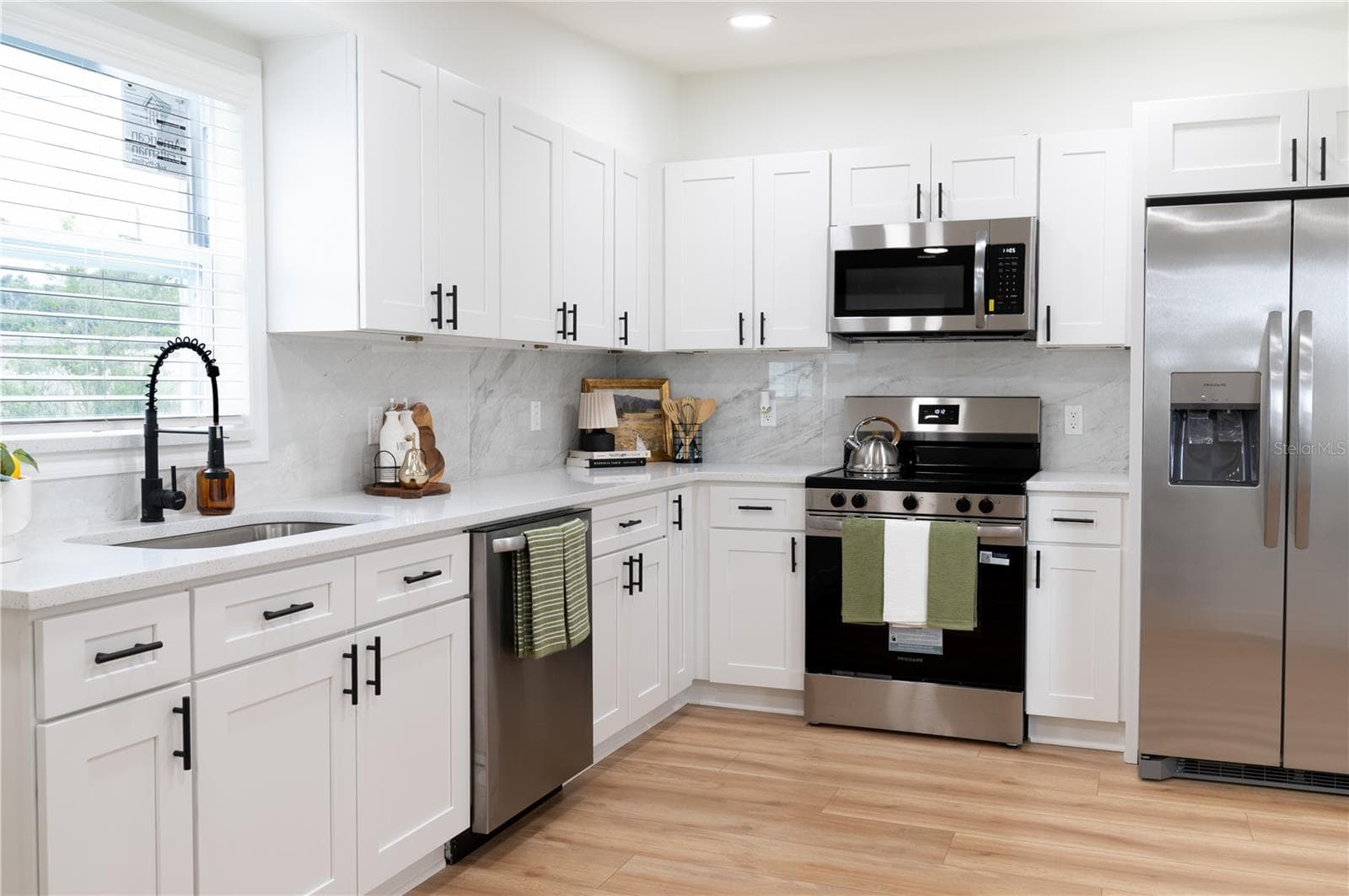 Single Family Residence at 1503 LANCELOT LOOP, TAMPA, photo 6 of 38