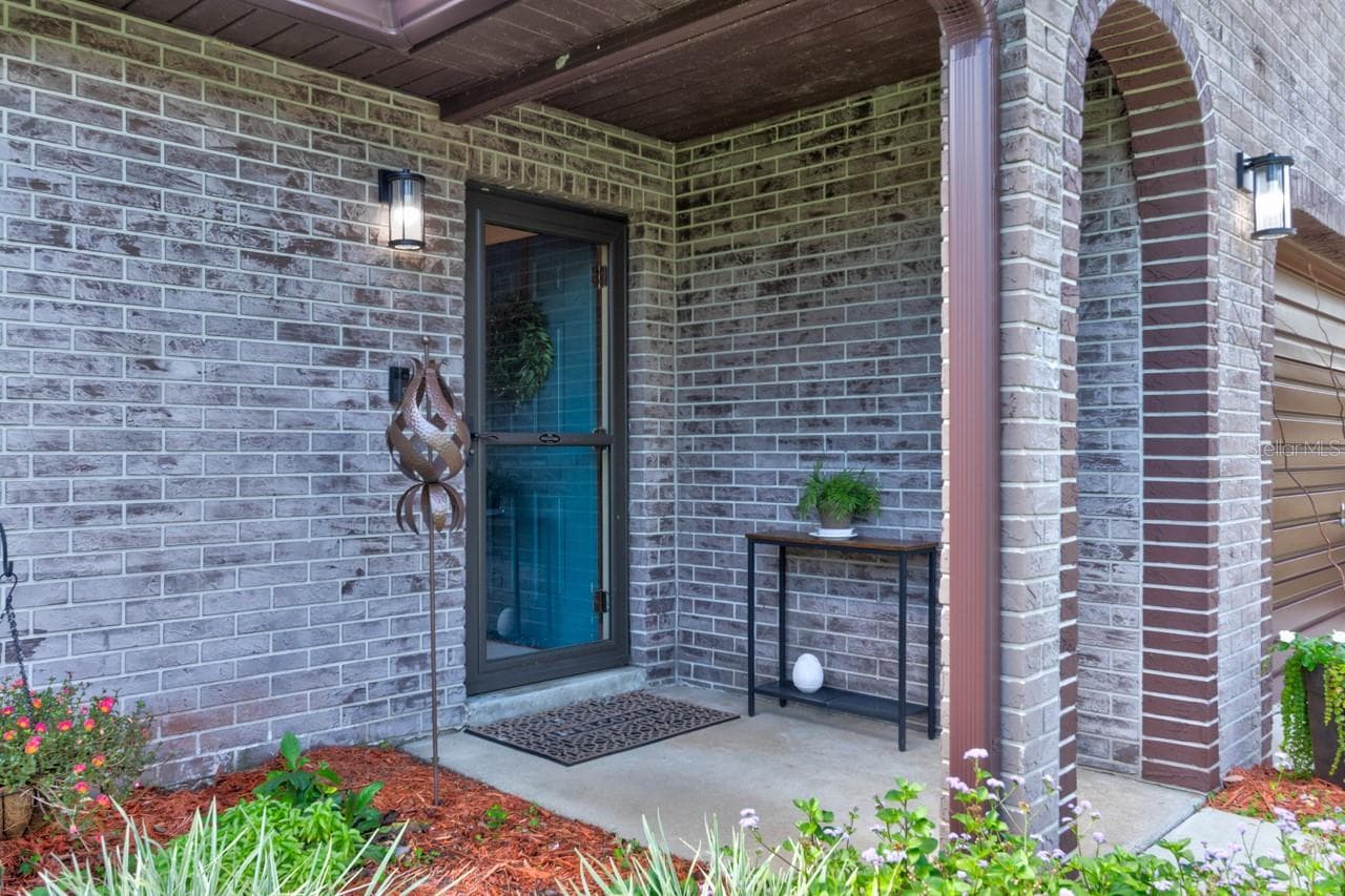 Single Family Residence at 16 LAUREL OAKS CIR, ORMOND BEACH, photo 3 of 46