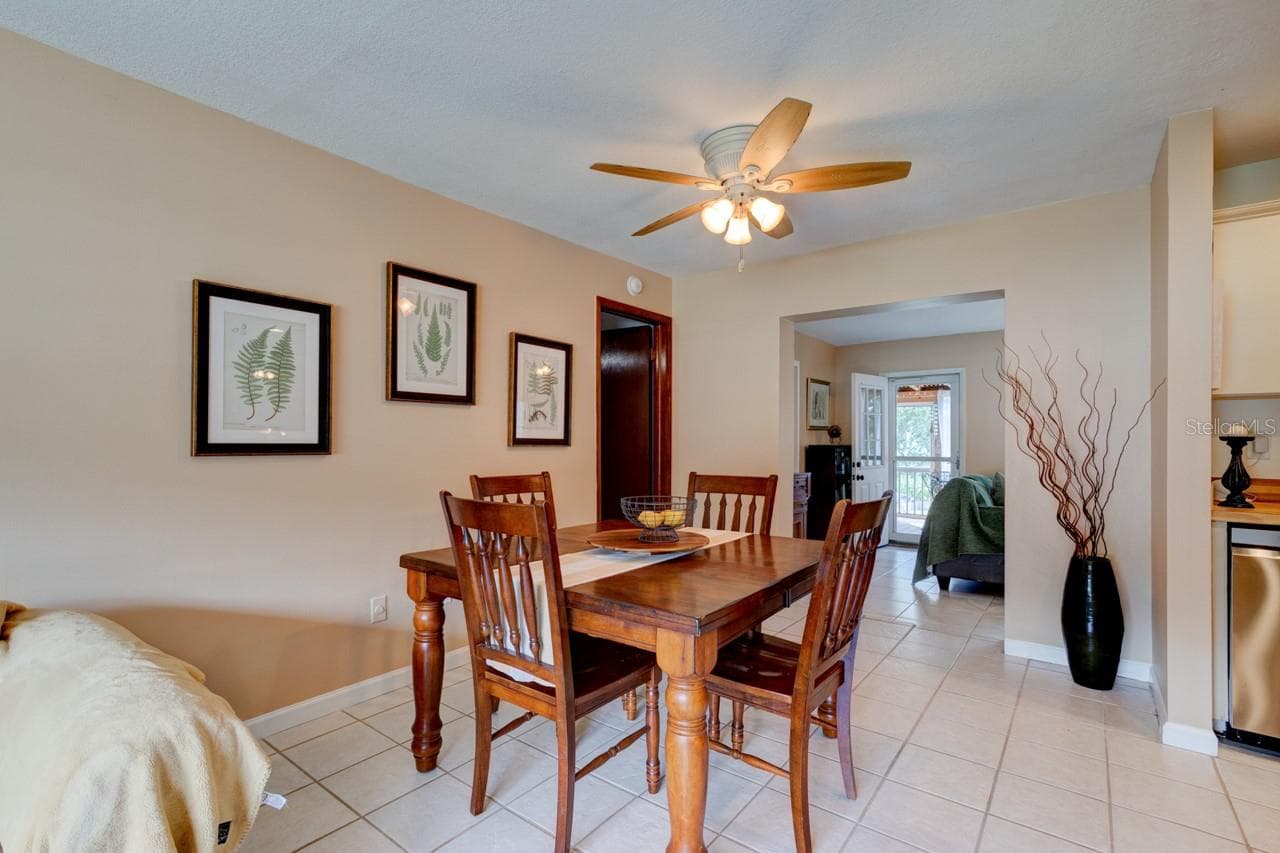 Single Family Residence at 16 LAUREL OAKS CIR, ORMOND BEACH, photo 7 of 46